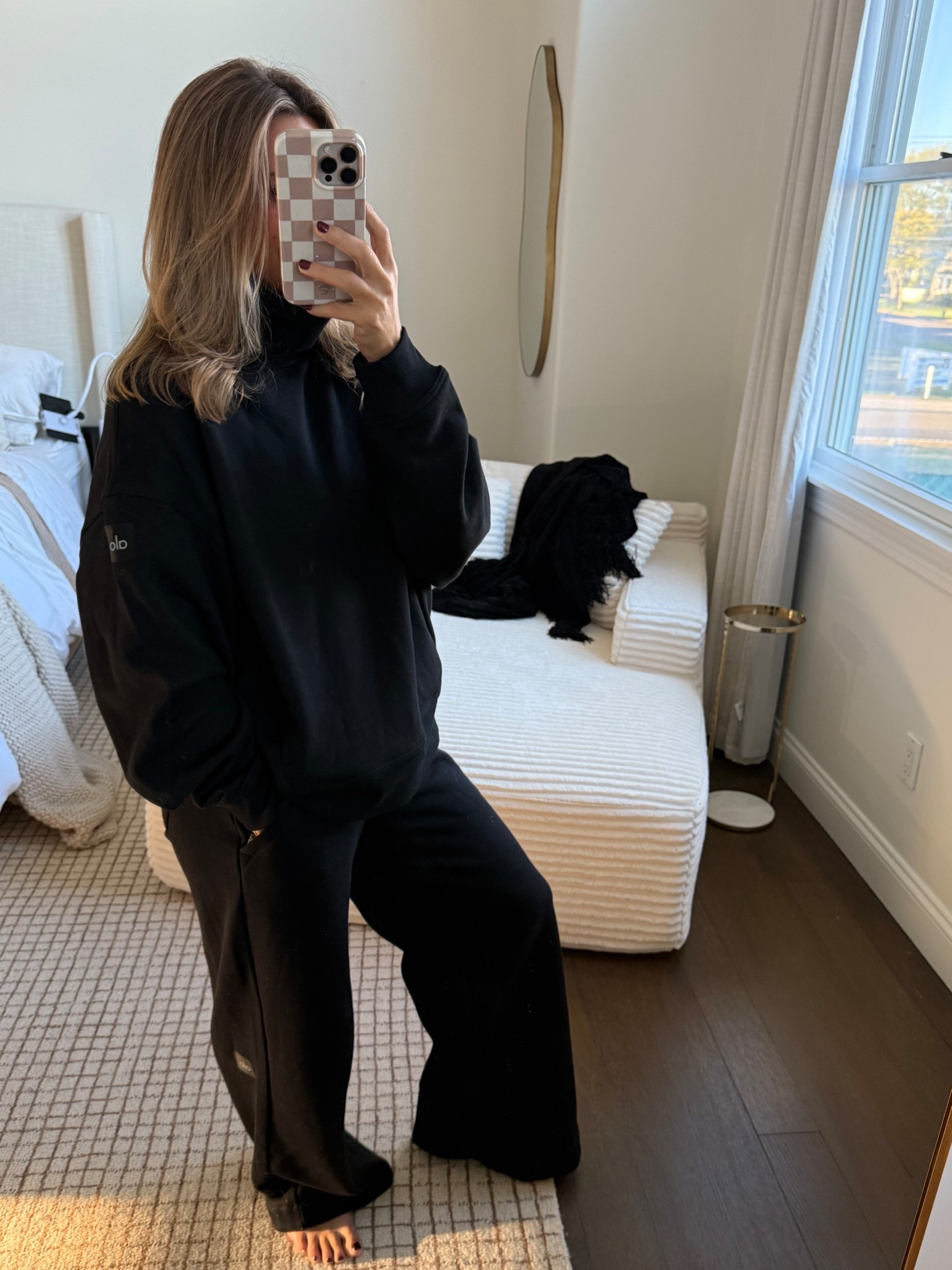 All Set black alo wide leg set with scuba neck

#LTKOver40 #LTKActive #LTKTravel