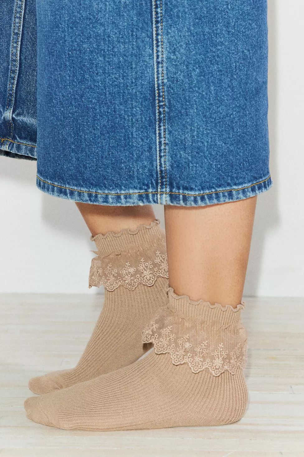 Ruffle Ribbed Crew Sock | Urban Outfitters (US and RoW)