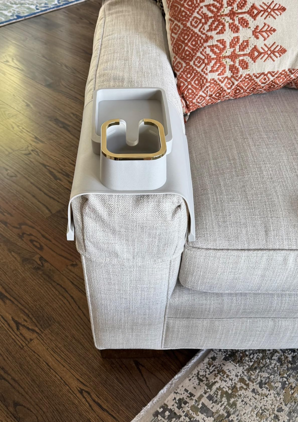 HMASYO Couch Cup Holder Tray - Silicone Sofa Armrest Table Couch Drink Holder and Tray Organizer ... | Amazon (US)