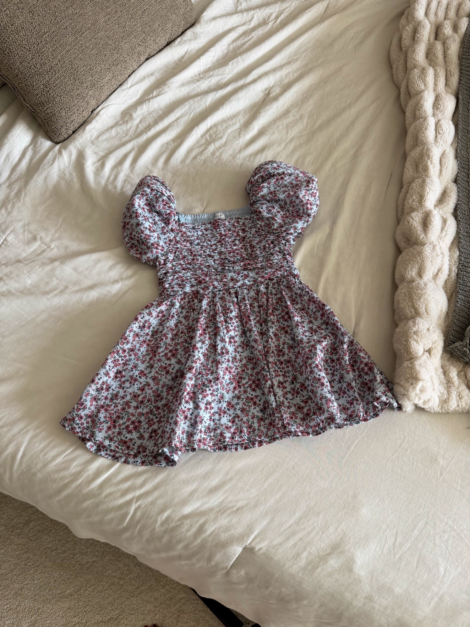 Baby girl & toddler girl fall outfits! And it’s all 40% off today!!! @abercrombie    

The best part about this fall haul as it comes in baby and toddlers so you can have a little mix and match moment with your kids!

#sponsored (gifted) ￼

#LTKKids #LTKBaby #LTKmomlife
Family photos, Thanksgiving, Christmas card