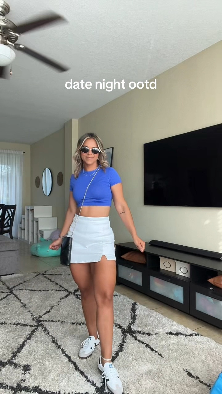 You can’t tell if I’m going to play tennis, pickleball or golf, but just know that it was date night!

Skort and accessories @amazon
top @shein
purse @target
sambas @adidas

WEARING A SMALL✨

HOW TO SHOP:
▫️Tap 🔗 in bio ➡️ LTK to shop my
looks
▫️Download the LTK app and search
THEDEFINITELYCARLA✨
▫️ Tap 🔗 in bio ➡️ amazon under BOTTOMS

#outfitinspo #outfitideas #amazon #amazonfinds #amazonmusthaves  

#LTKStyleTip #LTKShoeCrush #LTKFindsUnder50