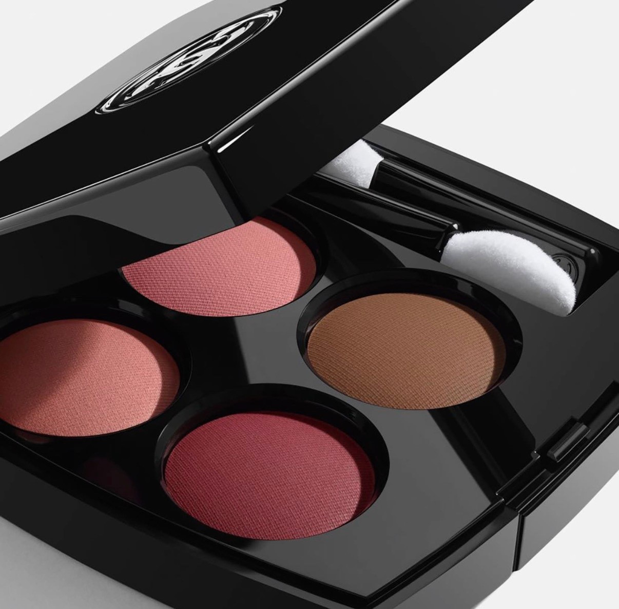 Love this combo for Green eyes!

#LTKBeauty #LTKselfcare #LTKValentine