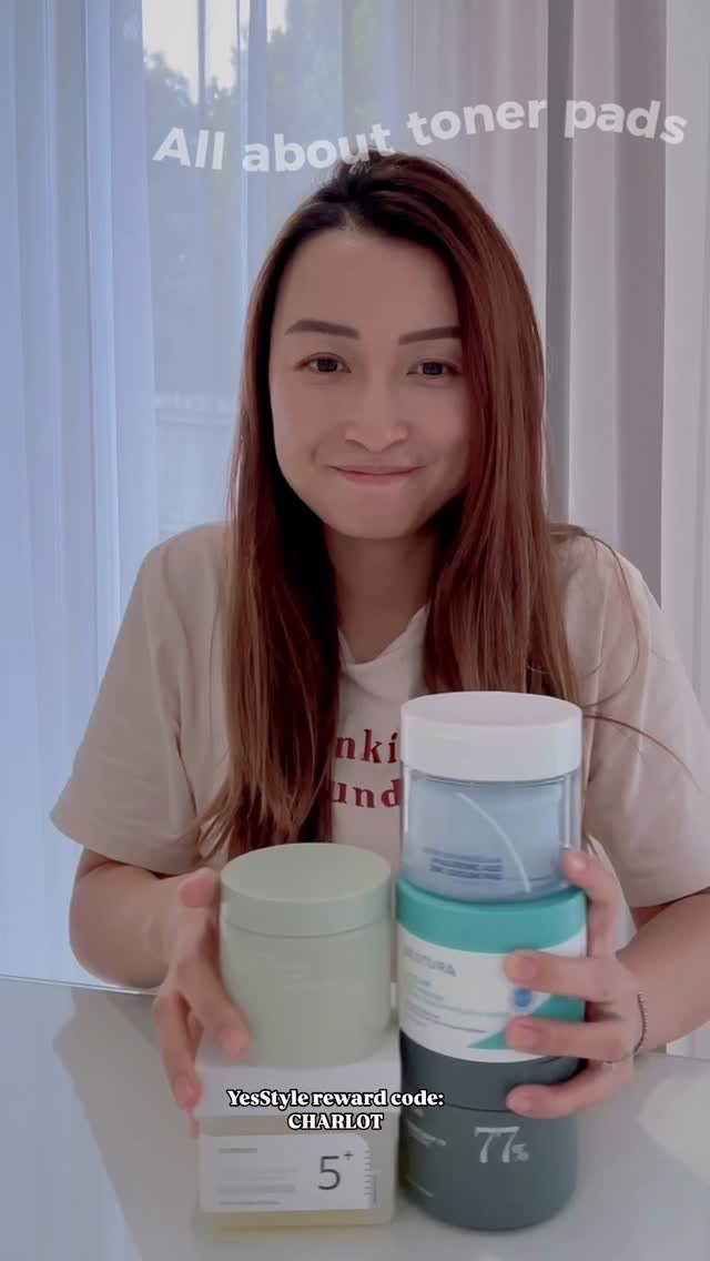 Toner pads but make it personal! ✨💦 Not sure which one to pick? Here’s a quick guide to finding your perfect match! 👀💛 Save this for later & tag a friend who needs this! 🛍️

💛 Brightening & dark spots? → @numbuzin_global No.5 🍊
💚 Sensitive & acne-prone? → @anua_global Heartleaf 🌿
💙 Oily & clogged pores? → @celimax.global BHA 🛁
❄️ Dehydrated & irritated? → @isntree Cooling 💧
🚑 Barrier repair & calming? → @aestura.official Cica 🌿

Get yours via @yesstyle with my reward code CHARLOT

Which one do you need the most? Drop a 💛💚💙❄️🚑 in the comments! 👇✨

#kbeauty #koreanskincare #glassskin #tonerpads #numbuzin #anua #celimax #isntree #aestura #skincarecommunity #skincareroutine #skincaretips #skincareaddict #acnecare #brighteningskincare #hydrationboost #kbeautyreview #sensitiveskin #glowingskin #yesstylebeautyreview