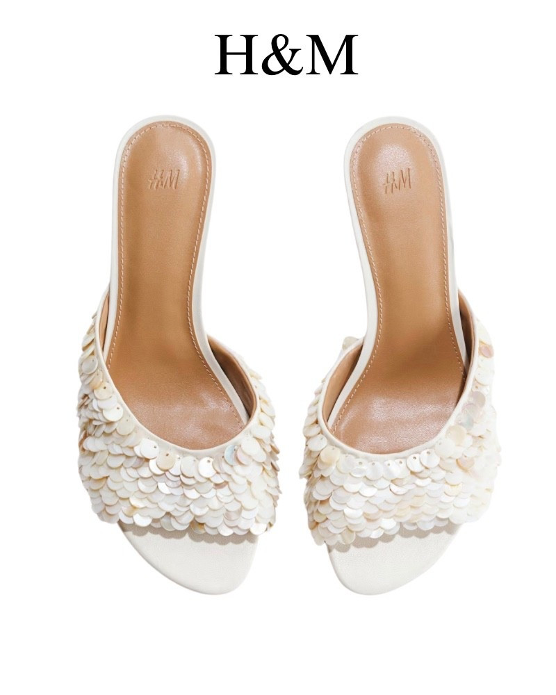 I love these session mules from H&M!!!!! White heels, resort, spring, summer.
