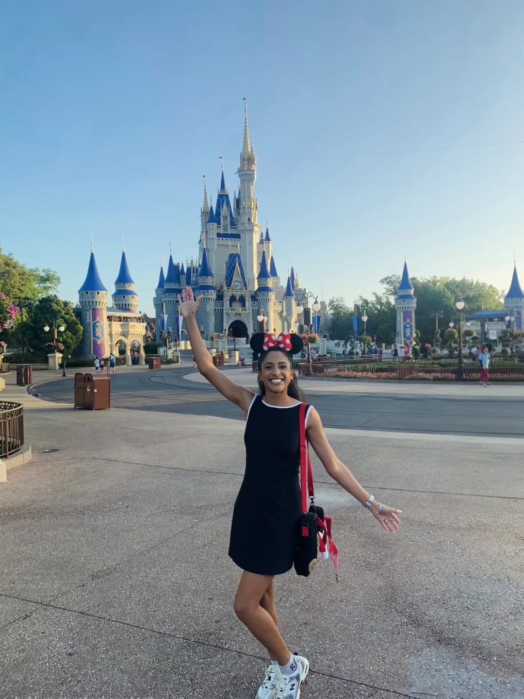 Got that "I'm back" feeling 🏰
🐭♥️

#WaltDisneyWorld #cinderellacastle #disneytrip #disneyfansforlife #ilovedisney❤️