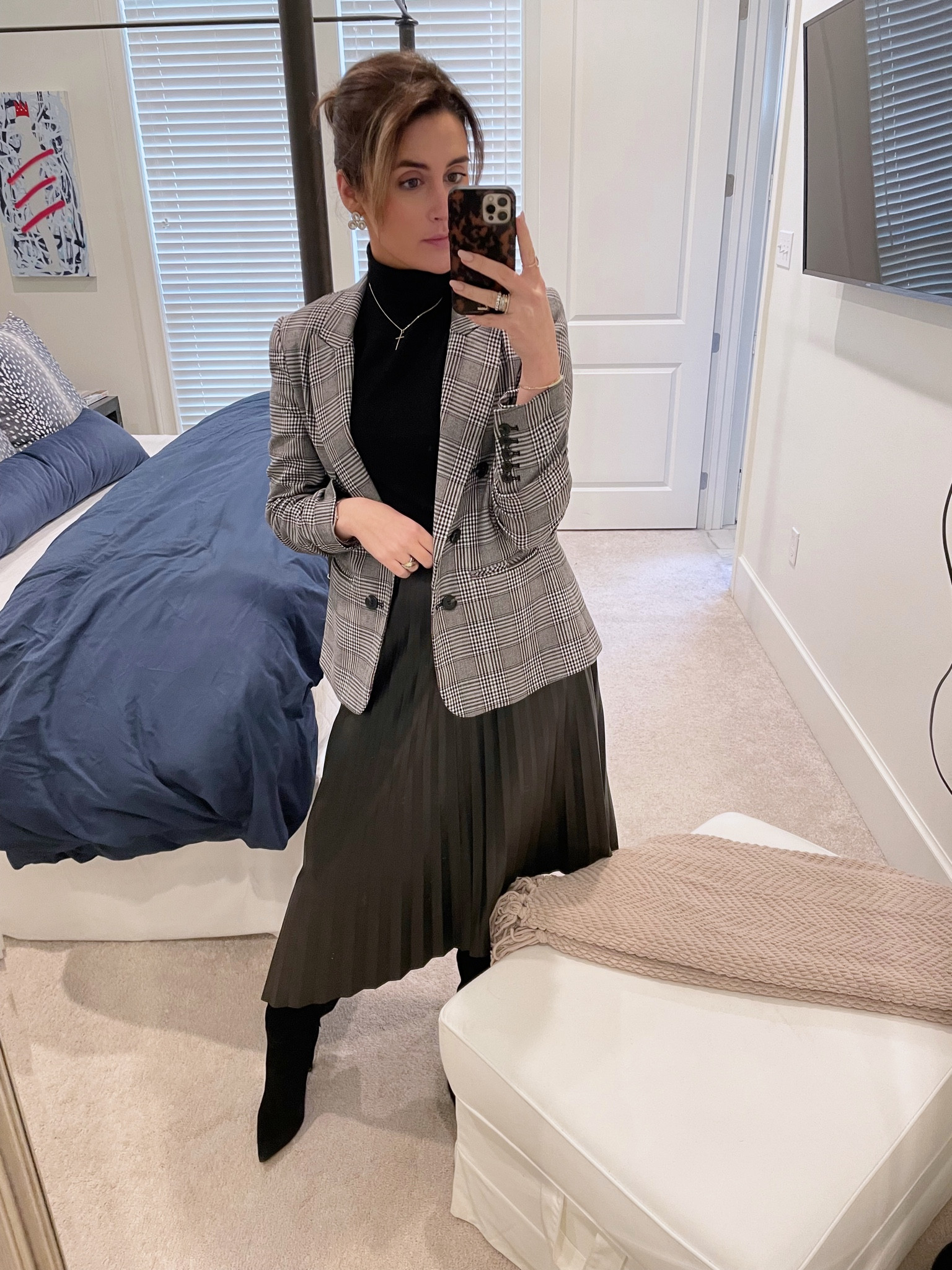 This skirt is everything ❤️ also these are my absolute favorite boots!

#LTKshoecrush #LTKworkwear #LTKstyletip