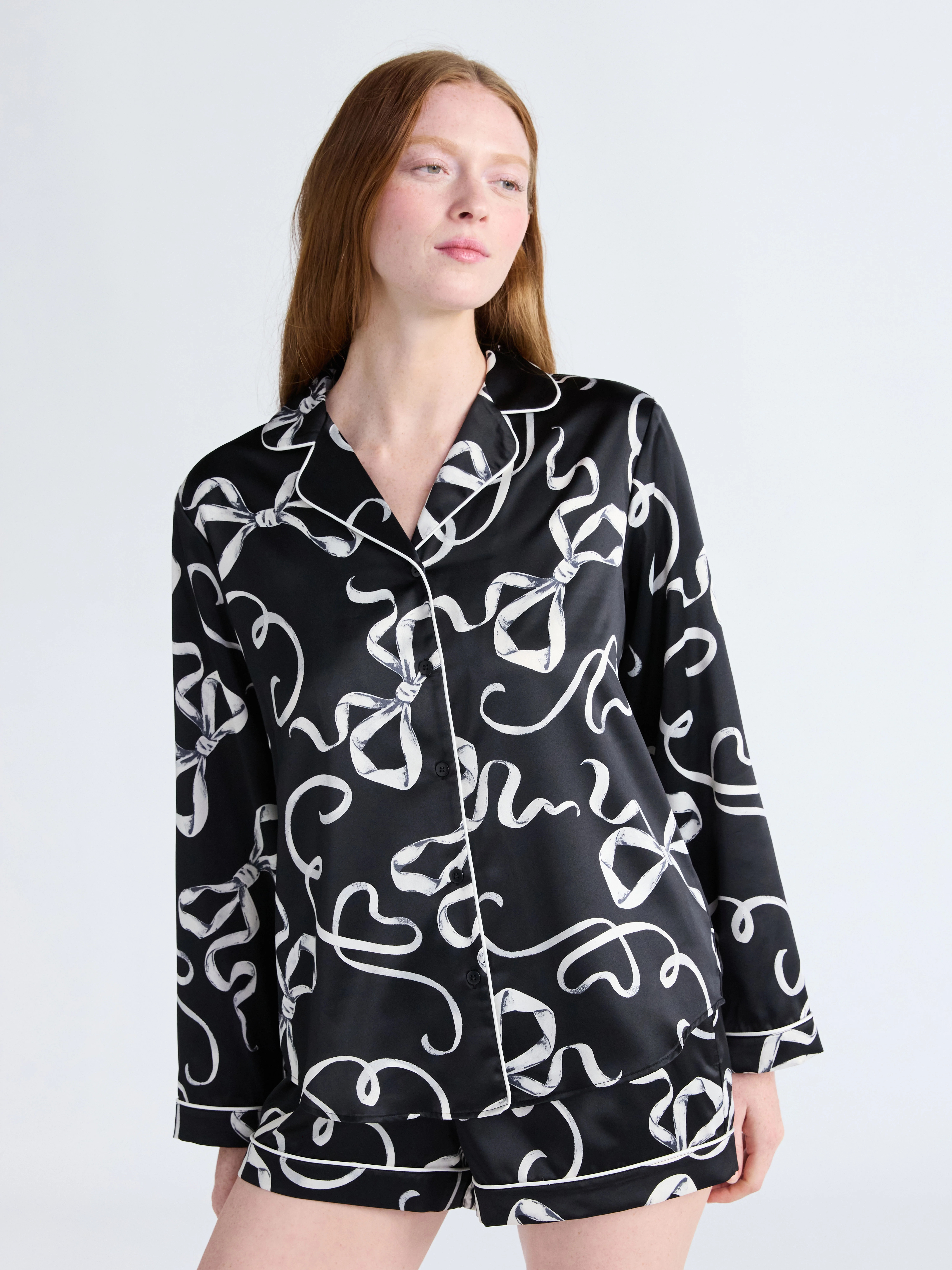 Joyspun Women’s Stretch Satin Notch Long Sleeve Top and Shorts Pajama Set, 2-Piece, Sizes XS-3X | Walmart (US)