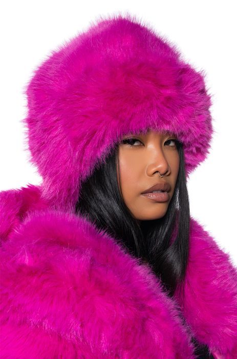 NO BUDGET FOLDOVER FAUX FUR BEANIE IN PINK | AKIRA