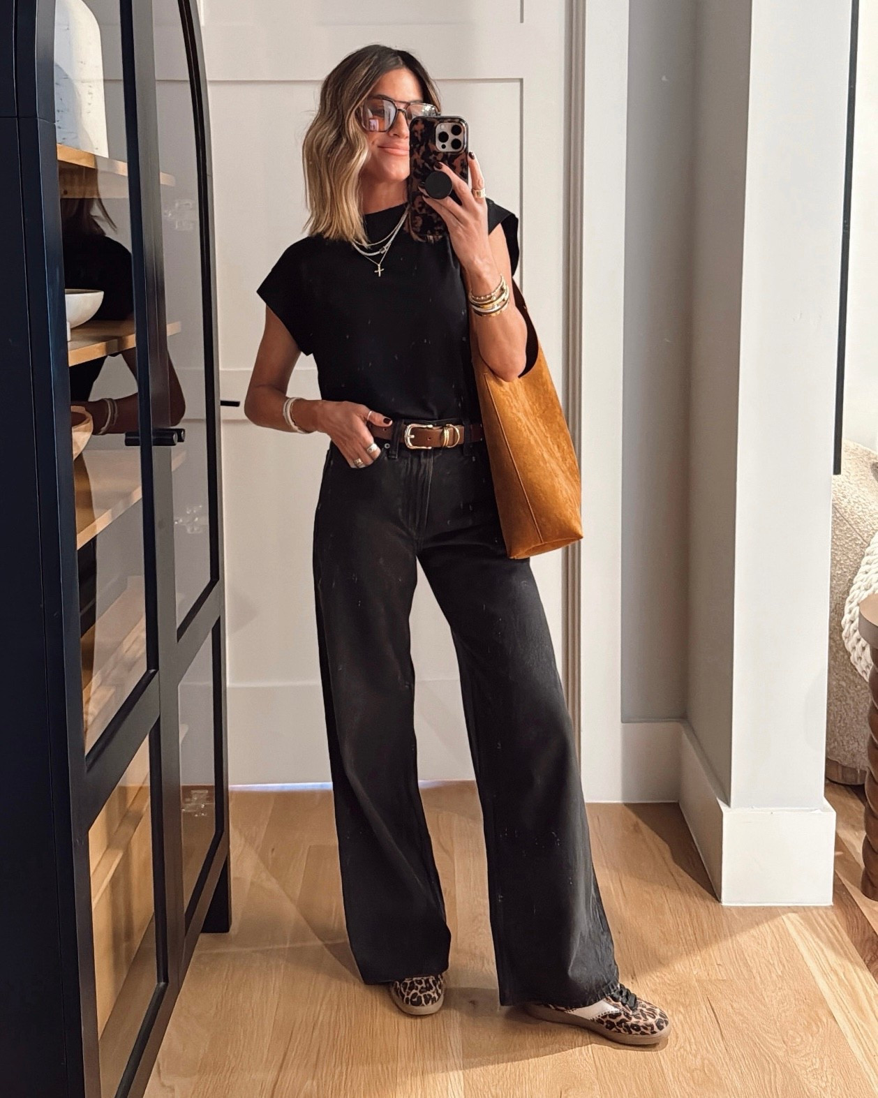 Easy fall outfit inspo 🖤 wearing a small in the tee and jeans are true to size and on sale this weekend with code JENREED. 


Workwear, teacher, back to school. Casual chic cuteness!

#LTKSaleAlert #LTKStyleTip #LTKFindsUnder50