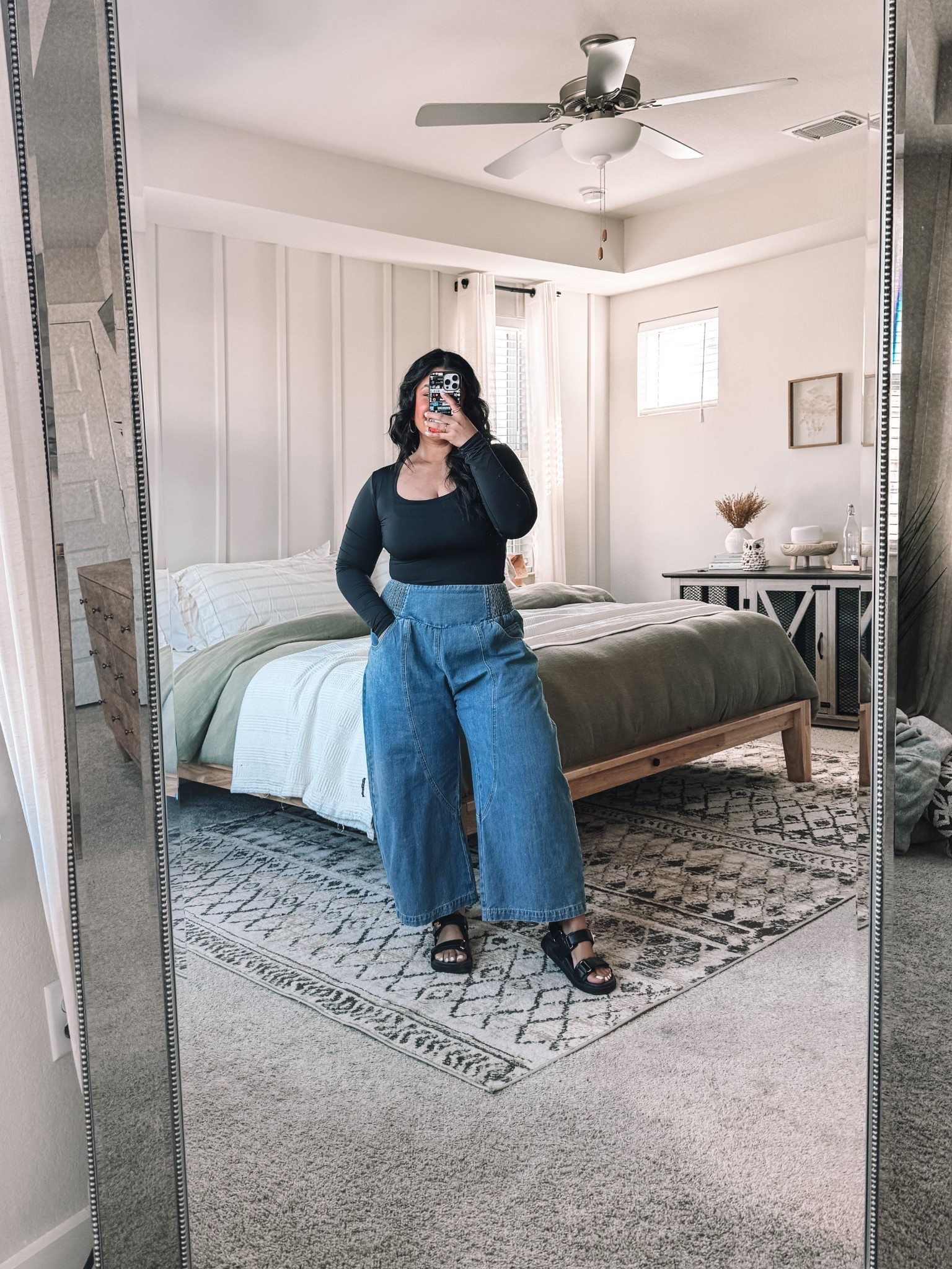 I’m 5’1”, size 12 // TOP: large, true to size // JEANS: size 12, shade blue, true to size // SANDALS: true to size // also linking my favorite lounge pants (size up! I wear the XL) 

#LTKFindsUnder50 #LTKPetite #LTKMidsize