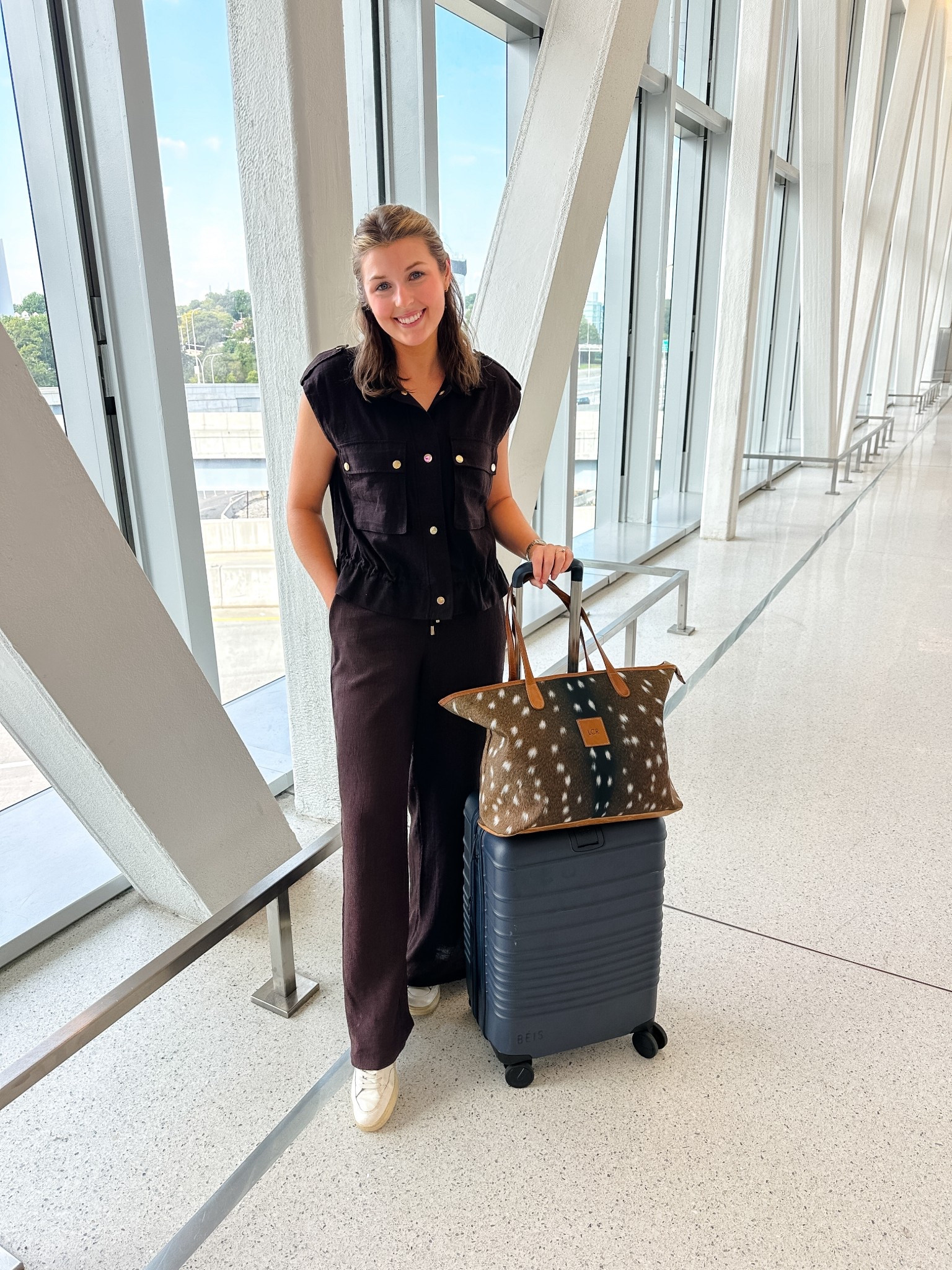 Travel fit today! Wearing an XS in top and S in pant 