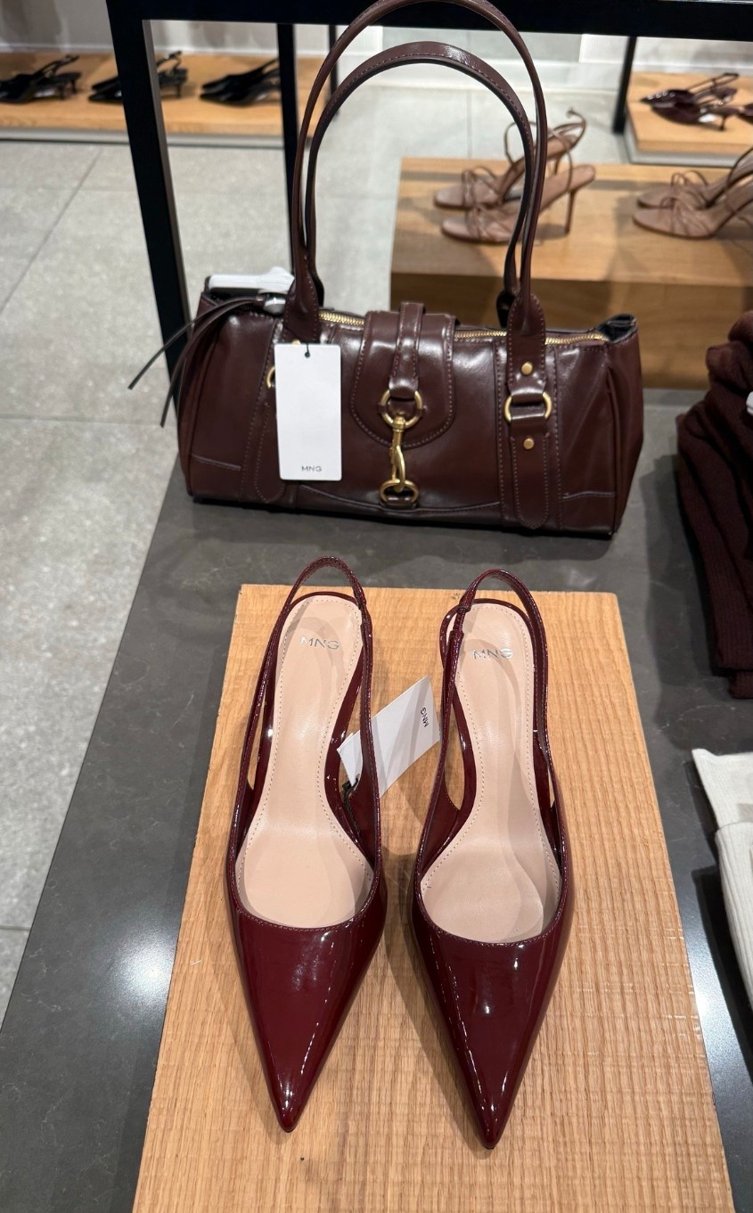 Plum pumps and evening bag. Mango fall collection, mango shoes, mango bag

#LTKcanada #LTKdatenight #LTKstyletip