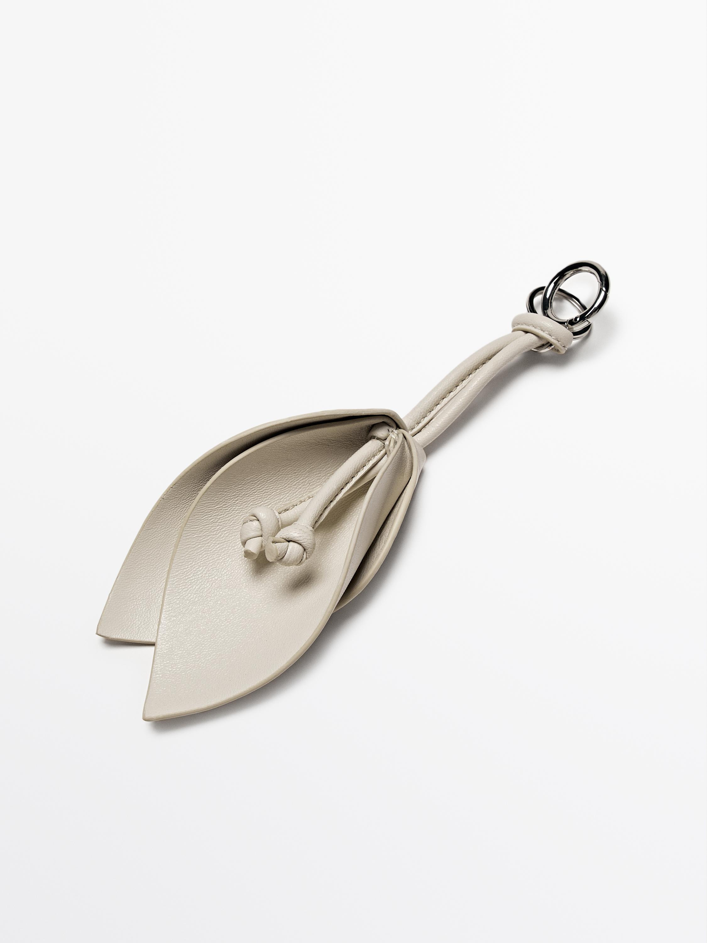 Nappa leather flower key ring | Massimo Dutti US