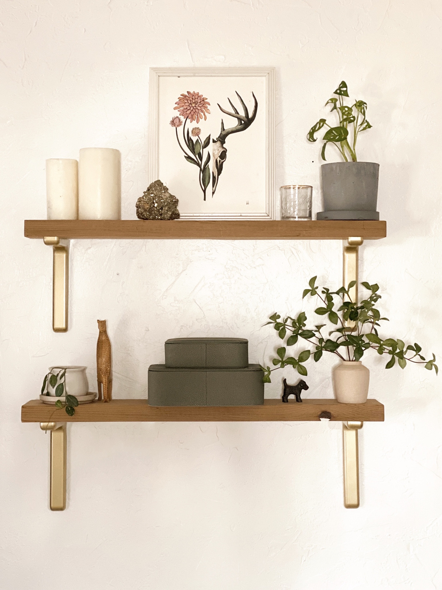 I think we finally got the #shelfie right 😍 #floatingshelves #homedecor #shelfdecor #targetdecor #housedecor

#LTKunder100 #LTKFind #LTKhome