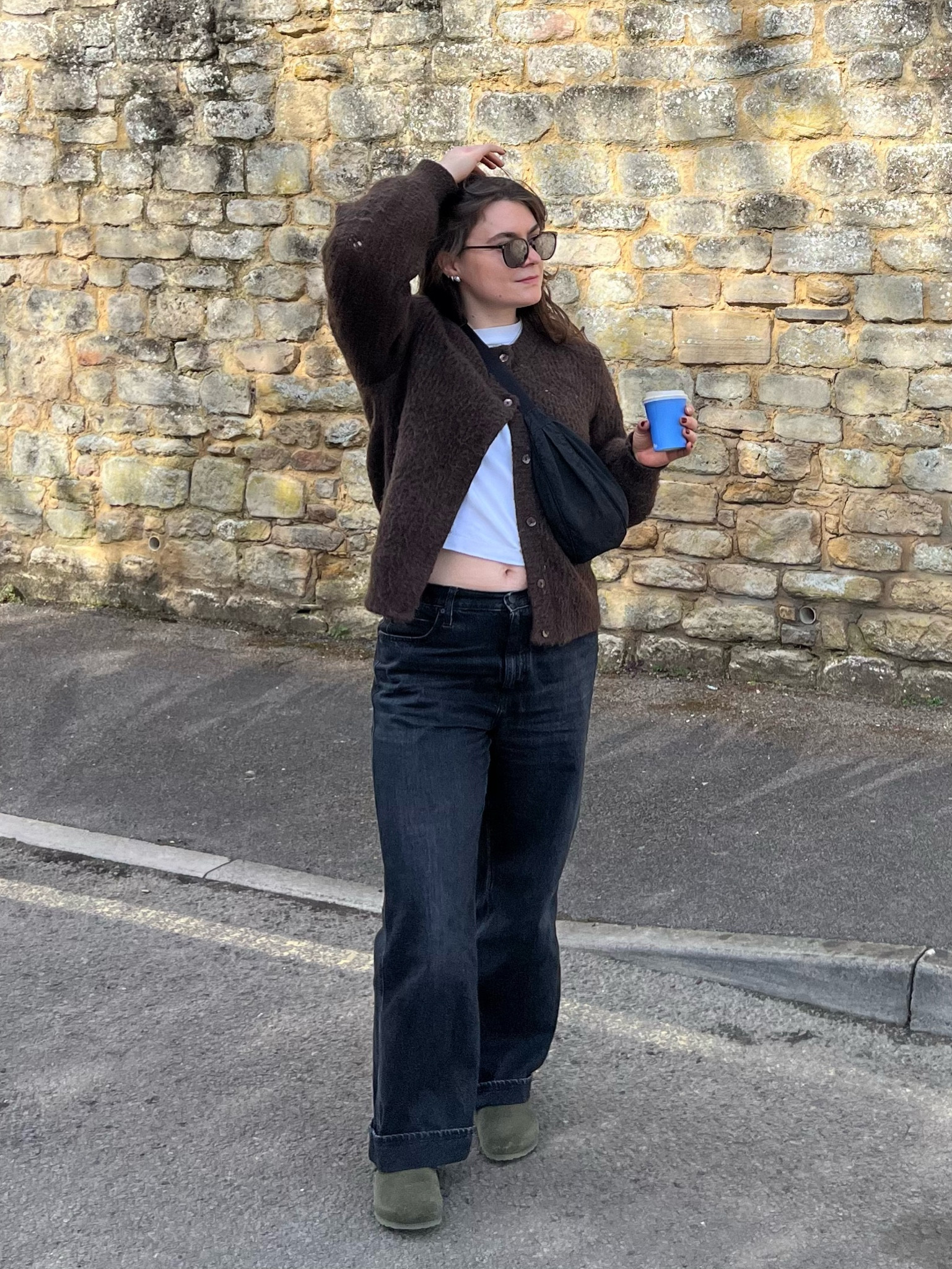 White box t shirt, baggy jeans, Birkenstock Boston, Uniqlo bag, brown cardigan ✨🎀

#LTKbeauty #LTKmidsize