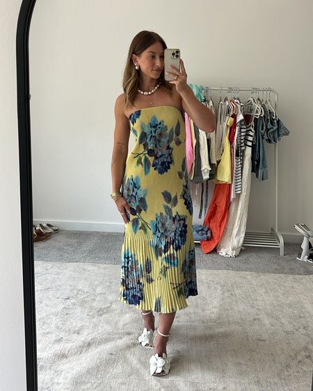 6/7/24 Abercrombie summer dress sale!! Use code “DRESSFEST” for more $$ off! Summer dresses, summer dress, summer wedding dress, summer wedding guest dresss, wedding guest dresses, wedding guest dress, summer fashion, summer fashion trends

