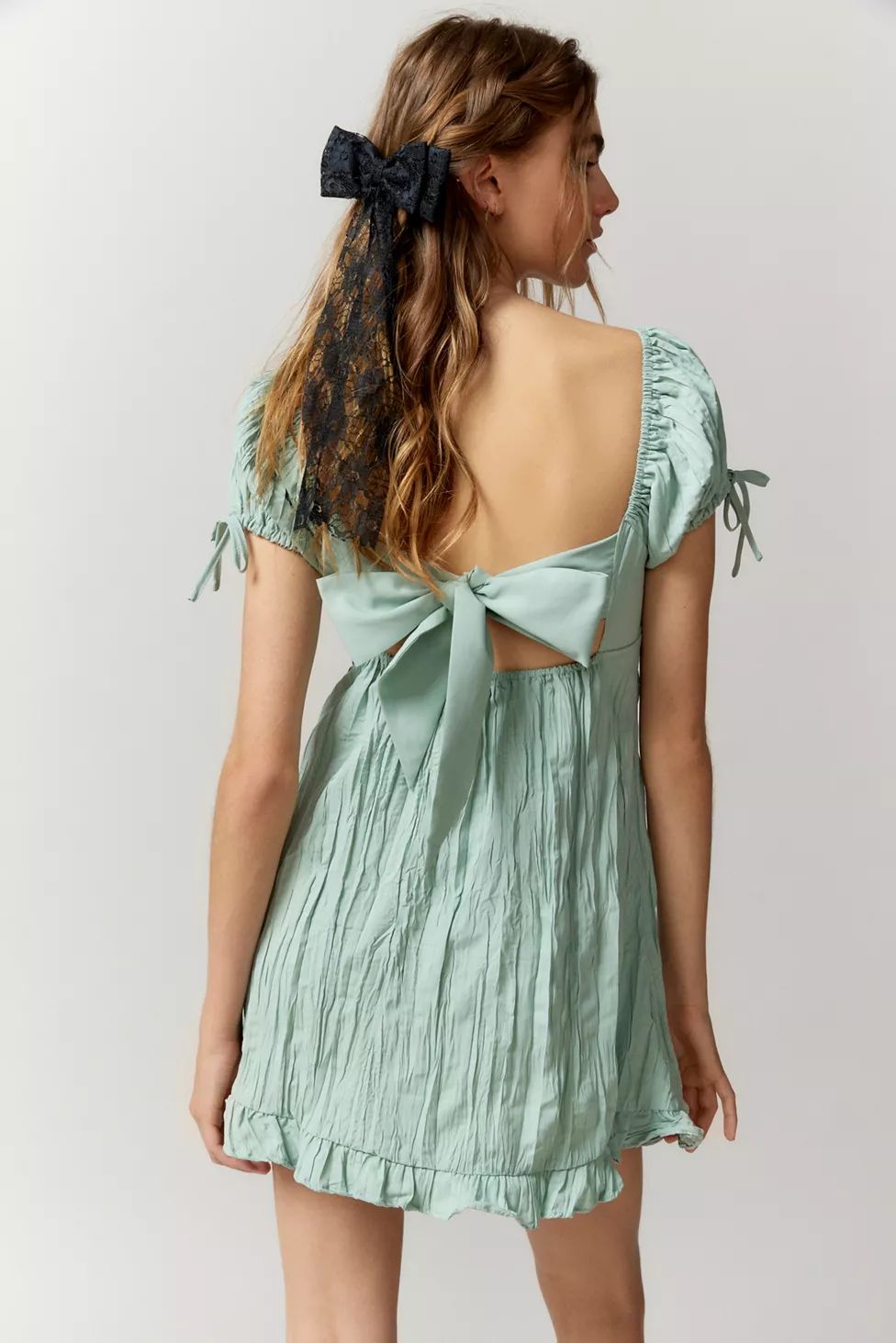 Kimchi Blue Claudette Crinkle Babydoll Mini Dress | Urban Outfitters (US and RoW)
