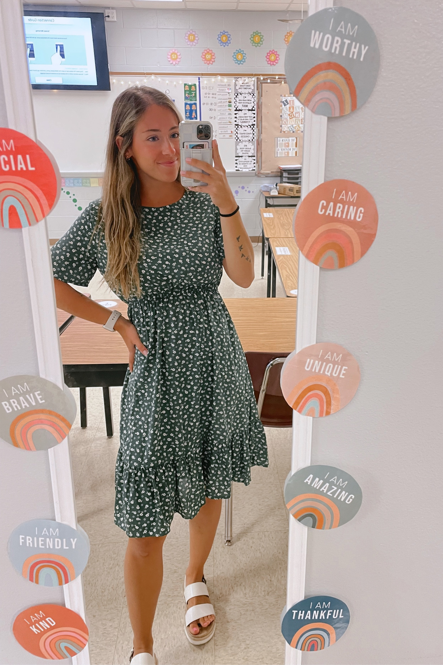 Teacher outfit 👗 

Classroom workwear. Teacher clothes. Teacher outfit. Teacher dress. Summer clothes. Fall clothes.  