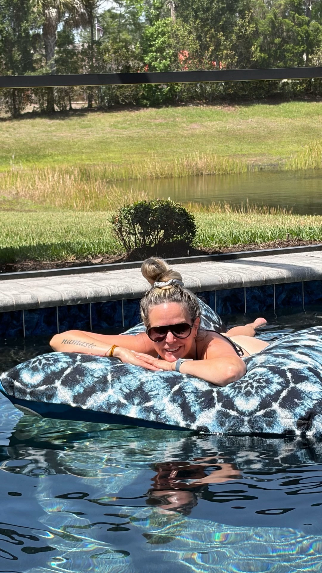 This is your sign to cancel plans and get in the pool 😏☀️

Floating the afternoon away on my Ledge Lounger Laze Pillow 💦

Wearing my fave Tom Ford Marcus sunnies for that extra luxe touch 😎

And staying hydrated with my sparkly purple Yeti cup 💜

Sun, water, and doing absolutely nothing… exactly the vibe

Everything linked in my LTK 🤍
#LTKStyle #PoolsideVibes #SummerLiving #LTKFinds

#LTKHome #LTKdayinmylife #LTKOver40 #LTKHome