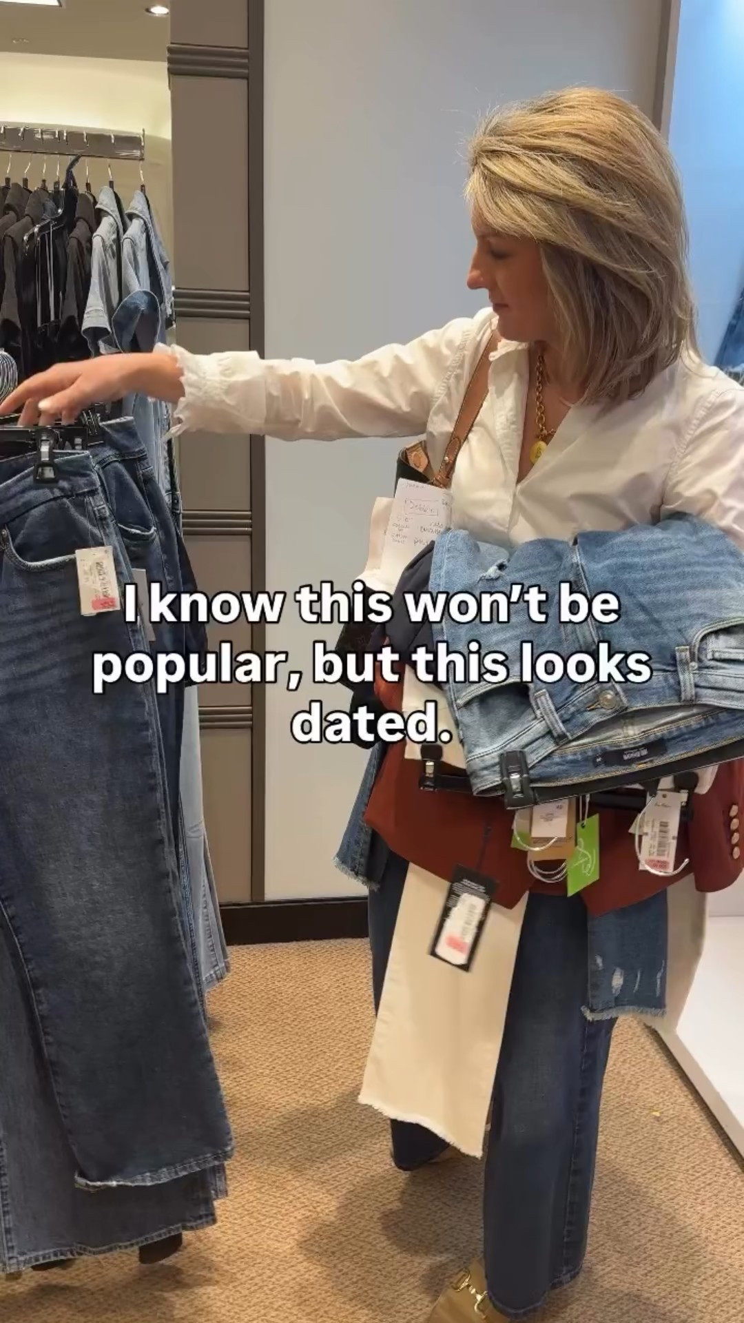 Skinny jeans aren’t the issue — how they’re being styled is.

When ultra-skinny, ankle-length jeans stop right above the boot, the outfit gets stuck in a very specific era. The cropped break + tight silhouette + short boot combo is what dates the look, not the denim itself.

Modern winter outfits usually work better with:
• a longer hem
• a wider leg
• or a boot that visually connects to the pant

This is one of those small tweaks that instantly makes outfits feel current again — without buying a whole new wardrobe.