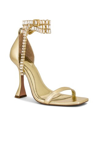 x REVOLVE Hollywood Sandal
                    
                    JLO Jennifer Lopez | Revolve Clothing (Global)