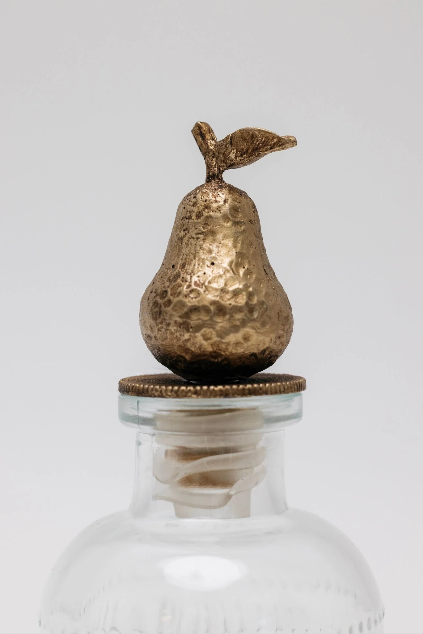 Glass Decanter with Pear Top | THELIFESTYLEDCO
