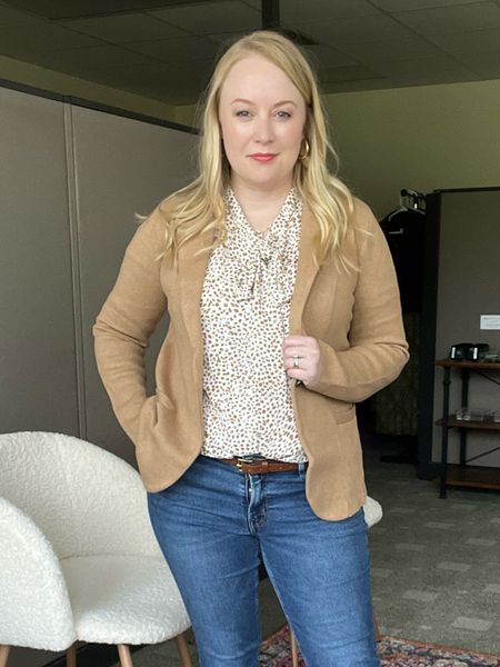 This sweater blazer is a medium. If I wanted to button it I would size up to a large. It is mega on sale! #hocautumn #hocspring 