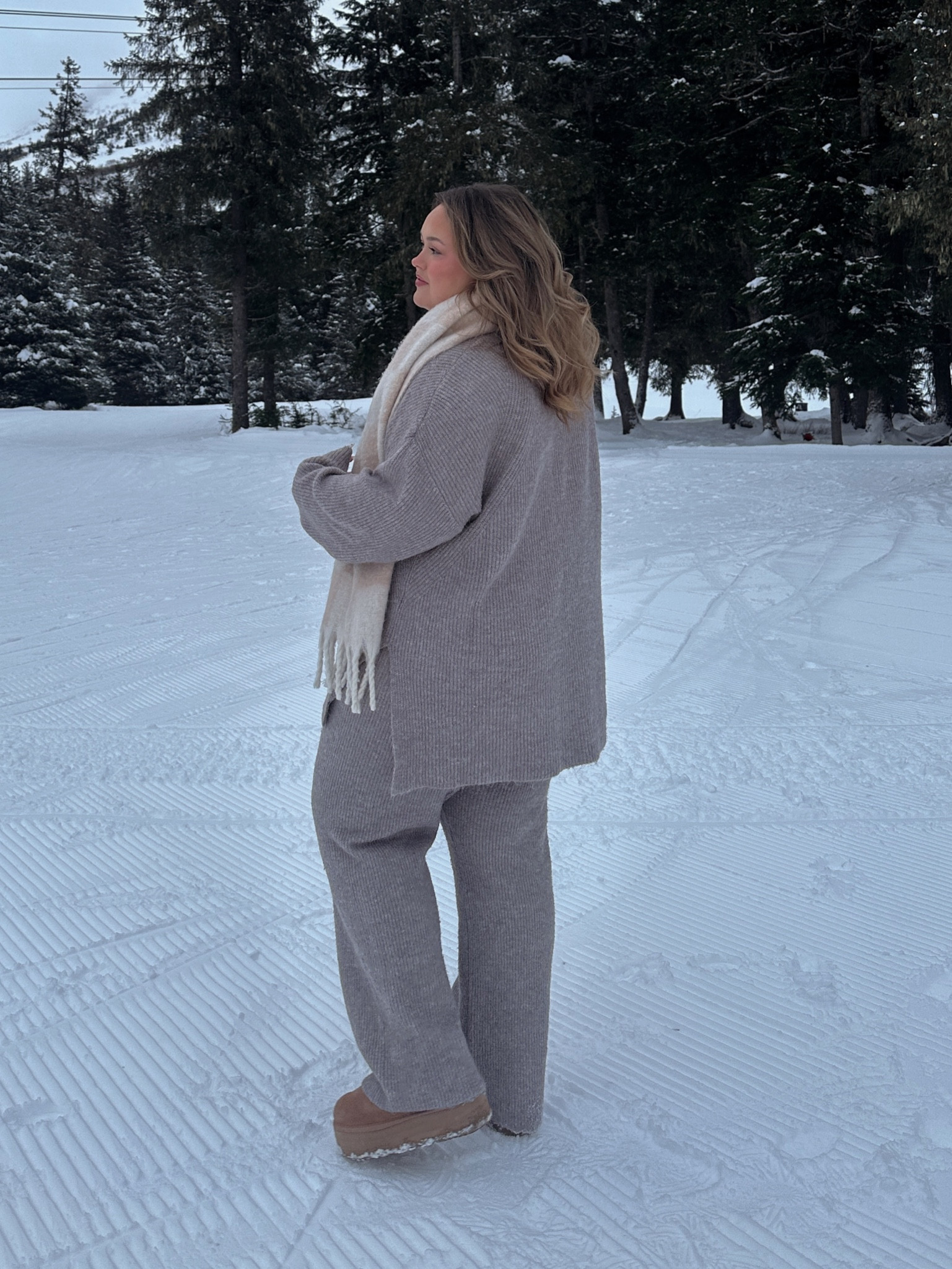 wearing an XL in pants and top! Found a bunch of other cute quarter and half zips that I linked as well!

#LTKstyletip #LTKcurves #LTKSeasonal