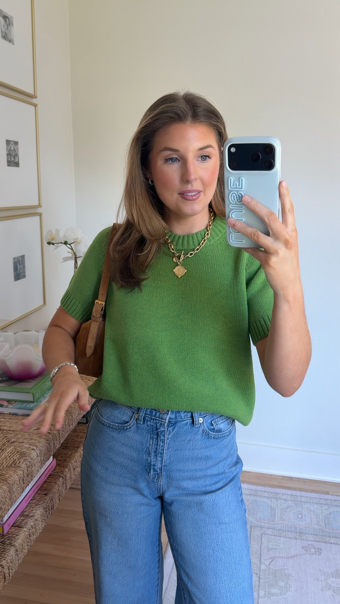 Easy fall outfit! Wearing a S in sweater and 4 in jeans