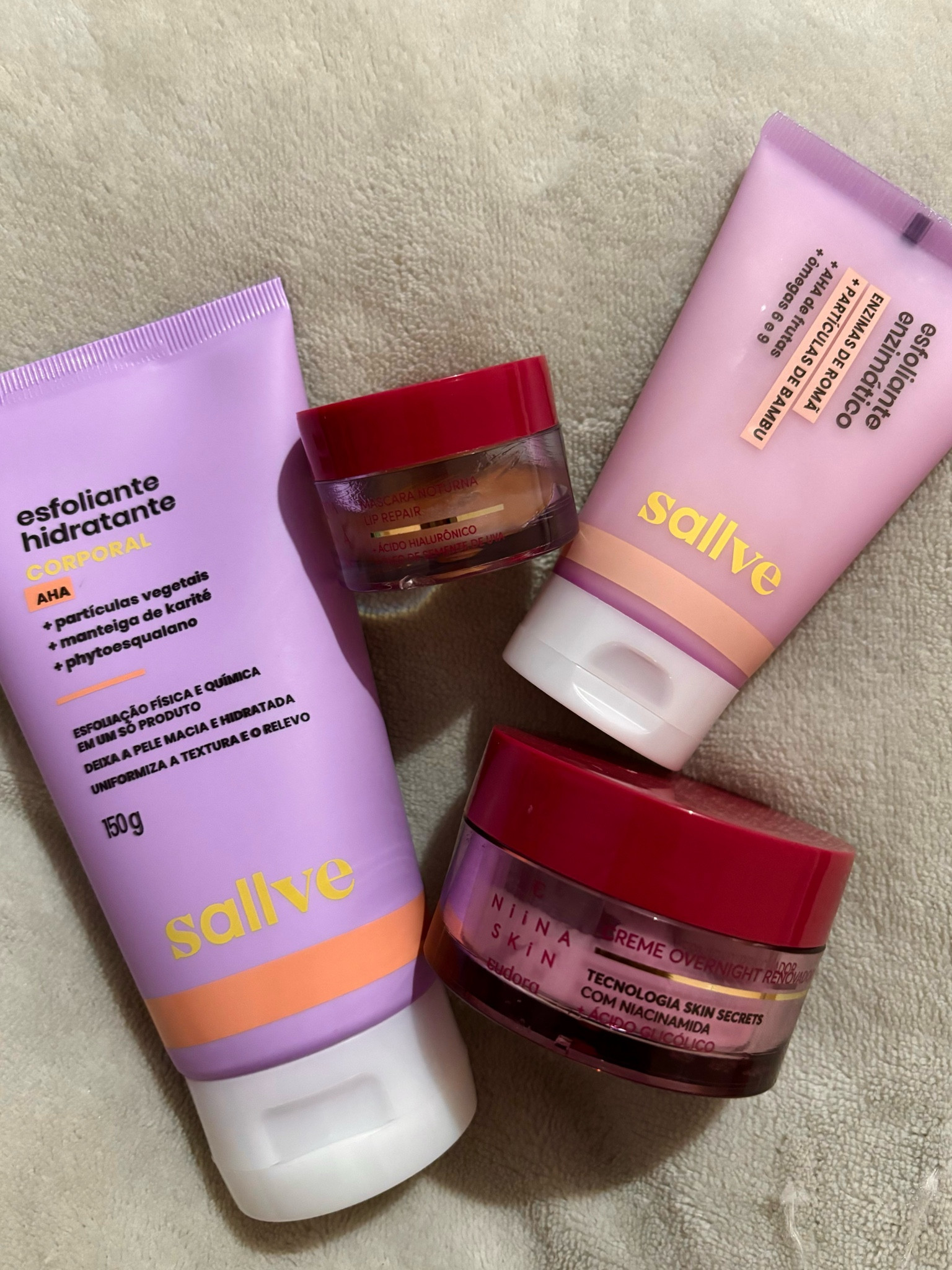 Os meus queridinhos da rotina noturna! Esfoliante Enzimático e Esfoliante Corporal da Sallve uso duas vezes por semana durante o banho. Já o creme noturno da Niina eu uso 3 vezes por semana, e a máscara labial da Niina Secrets eu uso todas as noites 💖

#LTKbrasil #LTKbeauty