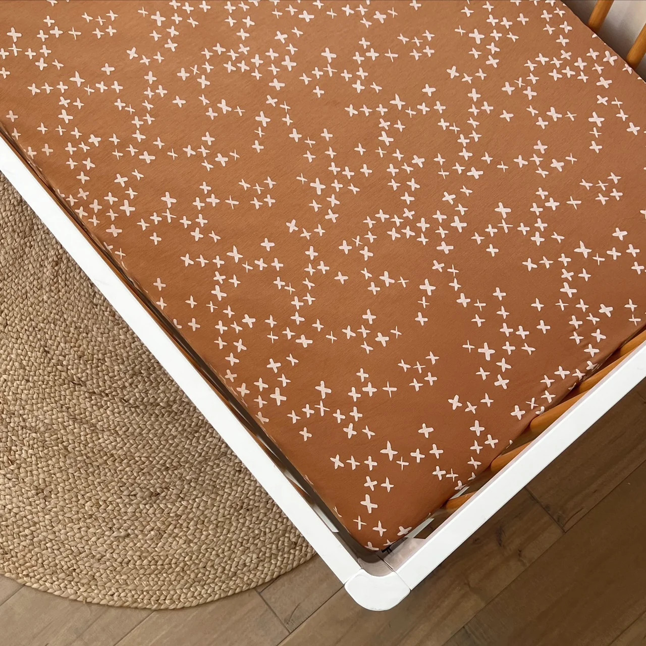 Stretch Mini Crib Sheet, Nutmeg Kisses | SpearmintLOVE