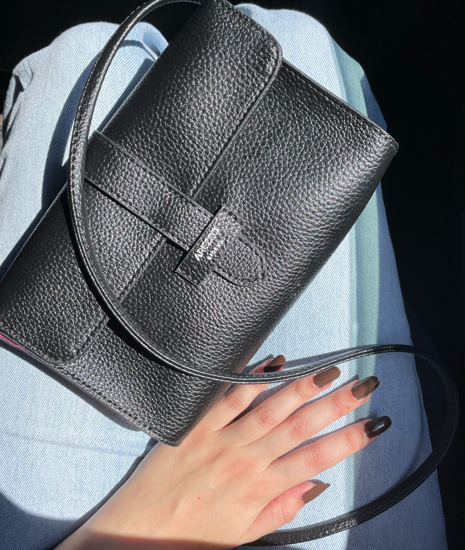 Nova bolsa super versátil da @arezzo . Super coringa combina com tudo. 🖤

#LTKbrasil #LTKitbag #LTKU