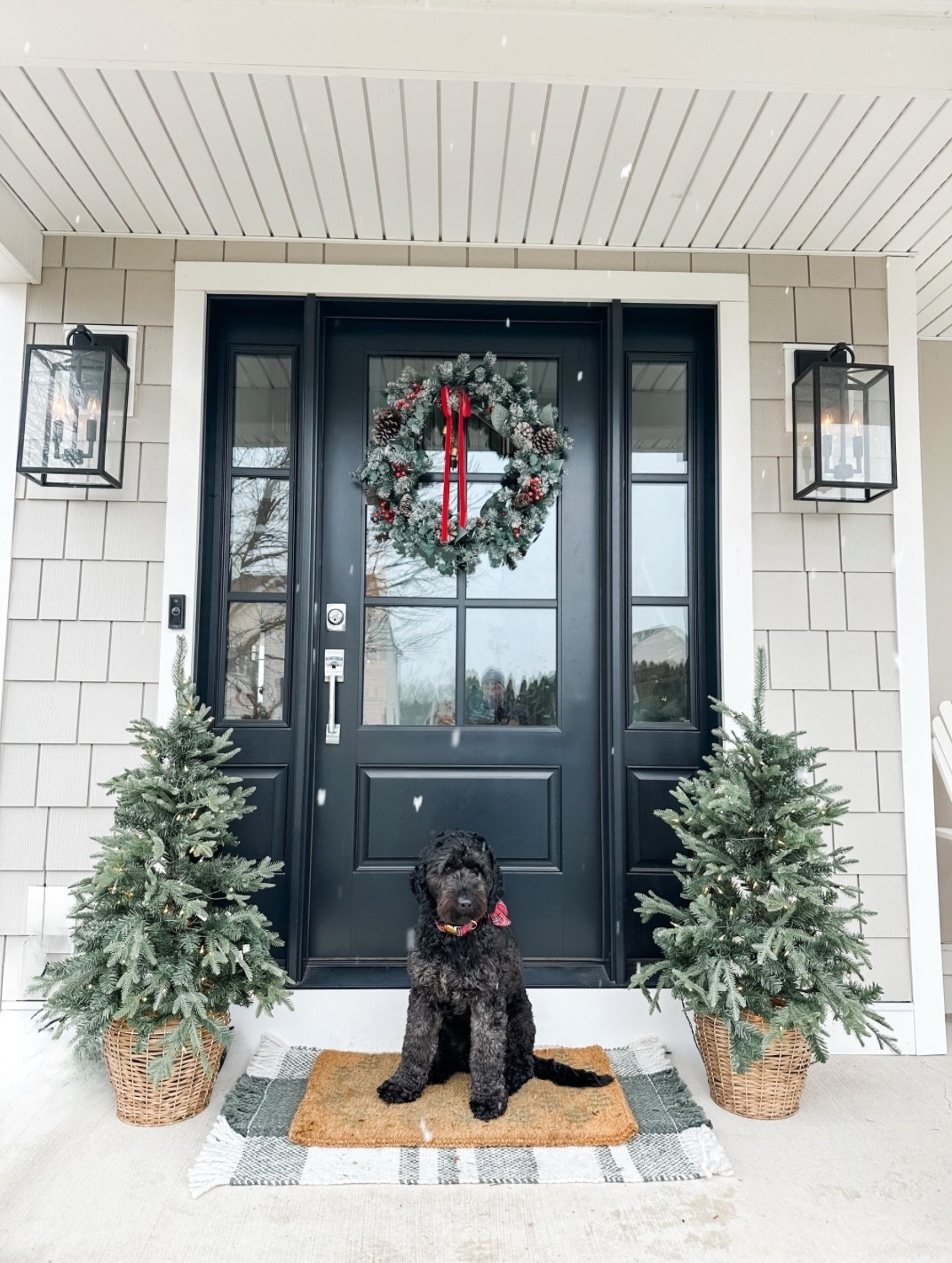 Christmas porch 🌲❤️