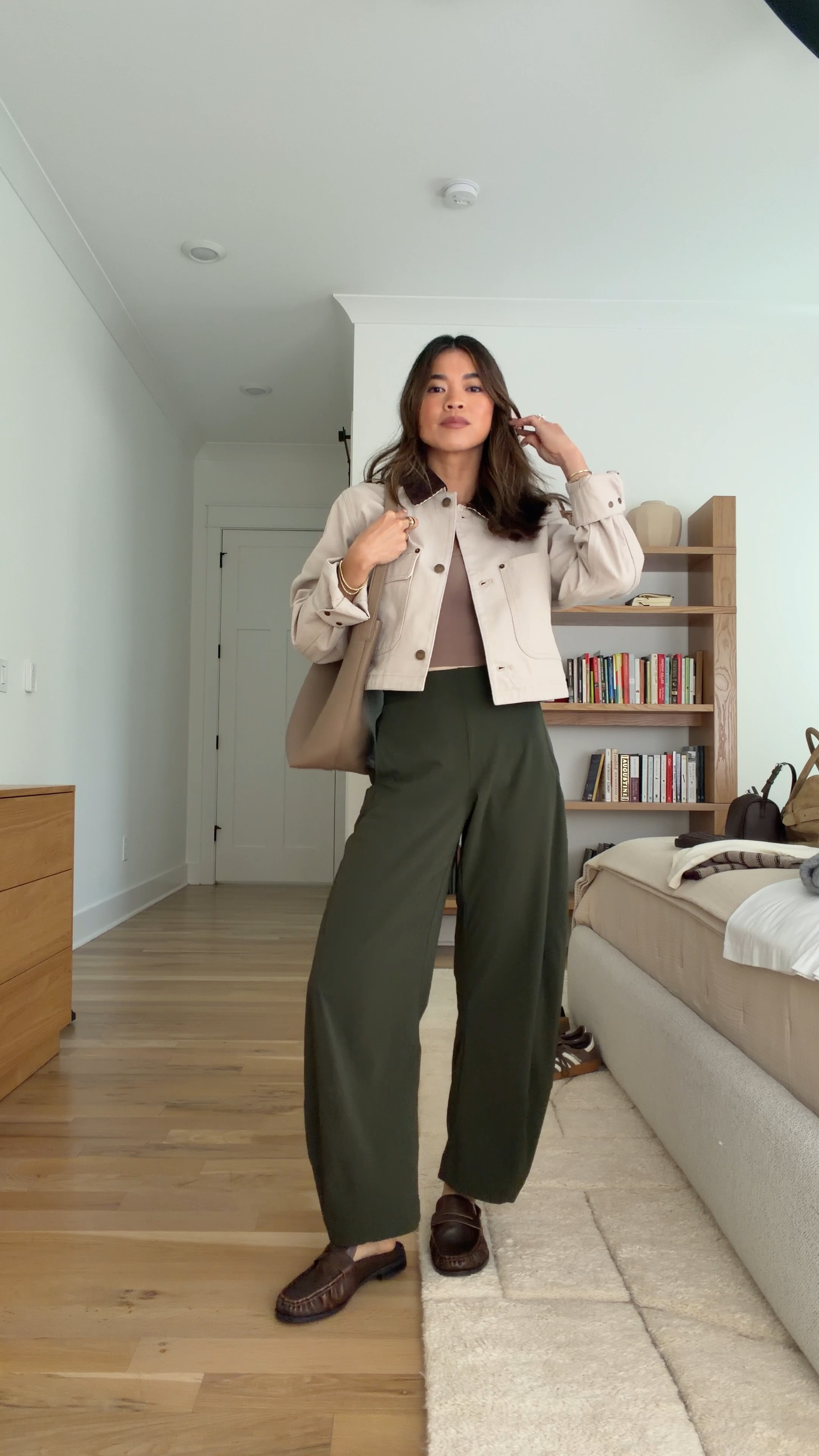 I love the regular length of these @Ruti pants on me (I’m 5’2)!

Sizing info: 
-Ruti The On The Loose Work Pants (Size 0 regular in Verdant) 
-Abercrombie Bra Free Tank (Size XS) 
-Aritzia Barnett Lightweight Chore Jacket (Size XS)

green pants, petite pants, green petite pants, fall pants, summer pants, barrel pants, summer outfit, fall outfit, vacation outfit, travel outfit, best petite pants, petite barrel pants, comfy pants, viral barrel pants, fall style, petite fall style, fall jacket, barn jacket

#LTKootd #LTKSeasonal #LTKPetite