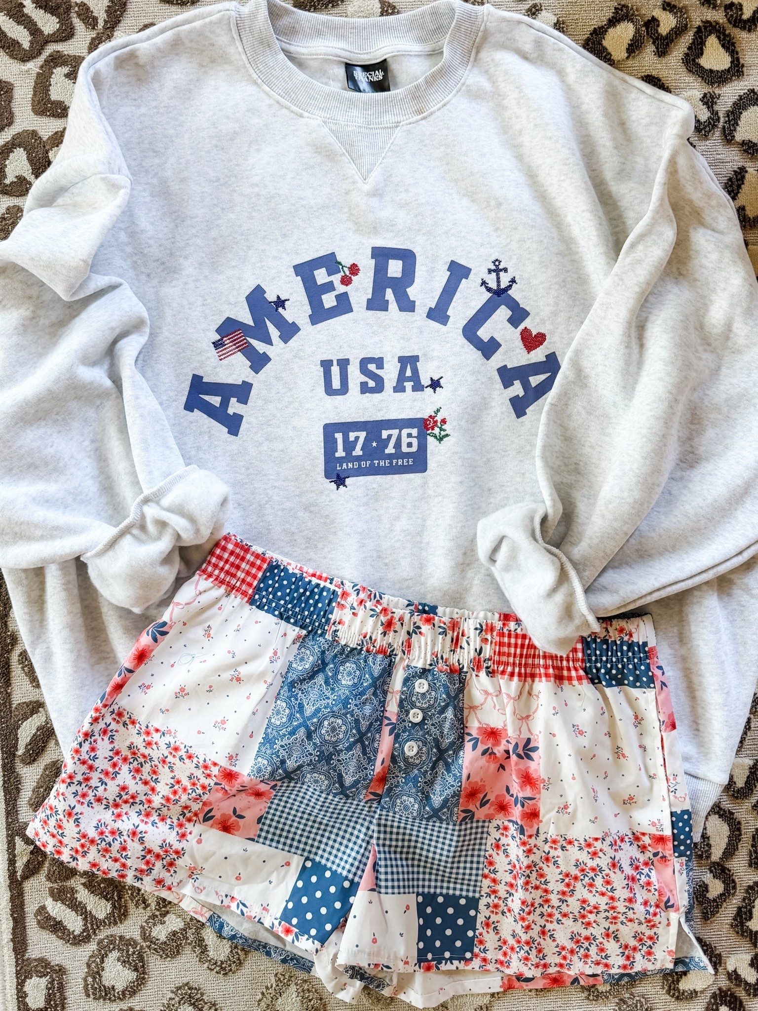 The cutest sweatshirt and boxer shorts! 4th of July
@Target

#LTKdayinmylife #LTKootd #LTKSeasonal