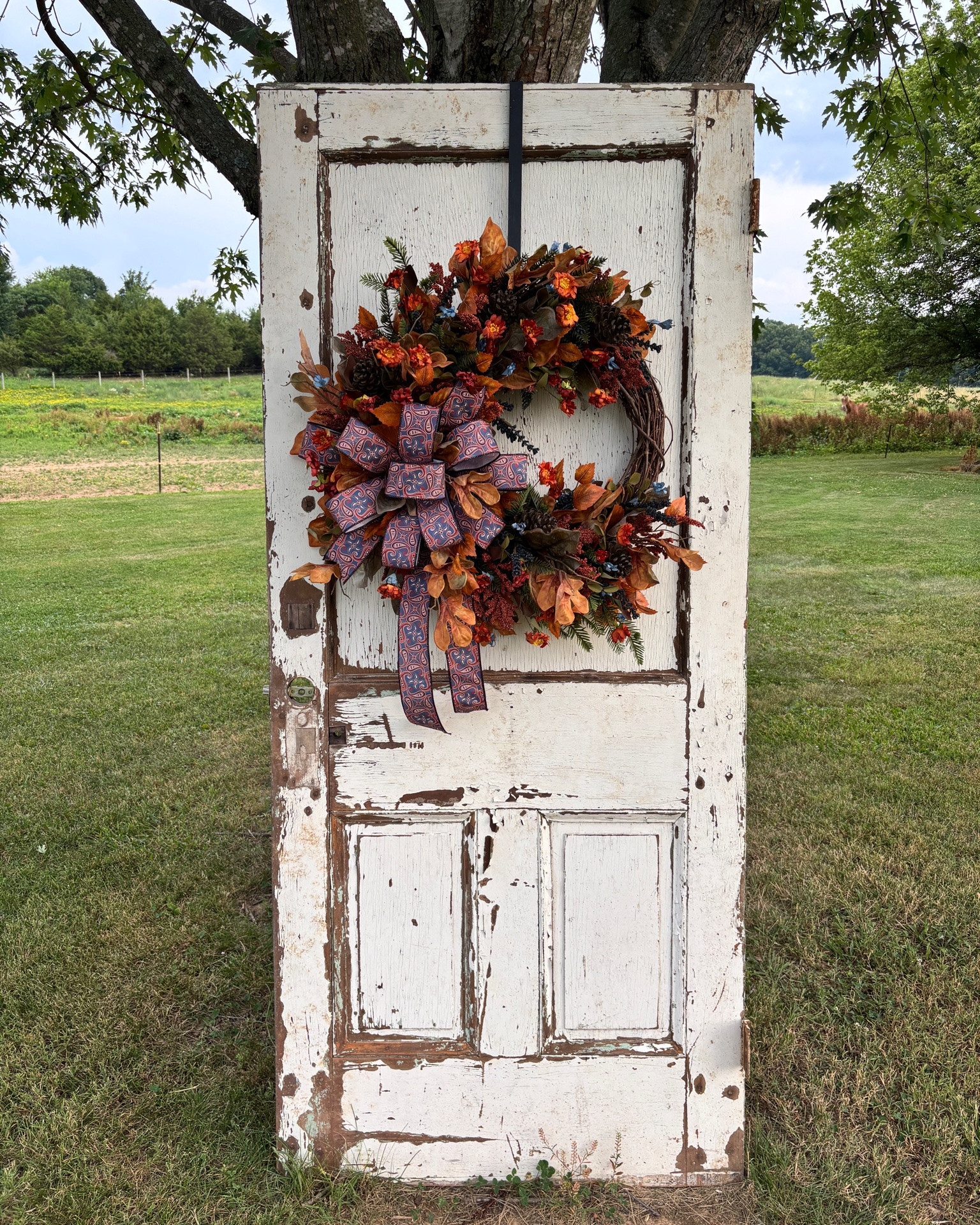 🍂 Fall has a way of making a house feel like home, and this wreath is ready to welcome the season in style. Rich autumn florals, pinecones, warm greenery, and a beautiful statement bow come together for a timeless look that will carry you from the first cool breeze through Thanksgiving.

Only ONE is available, so if you’ve been looking for the perfect fall wreath, this is it! 🧡

#LTKHome #LTKU #LTKSeasonal