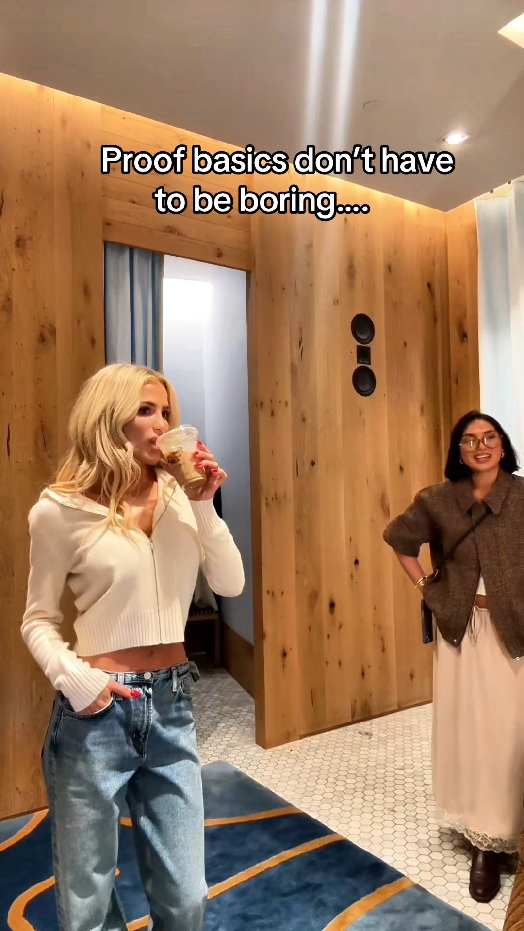 Wearing a size XS in the zip cashmere jacket (it’s butter soft!!!!!) and 23 in the jeans! I sized down from my usual 24/25. 

This will be a staple outfit for me, the jeans are so comfy I wore them to the airport…. 10/10!!!!


#LTKdayinmylife #LTKootd #LTKgrwm