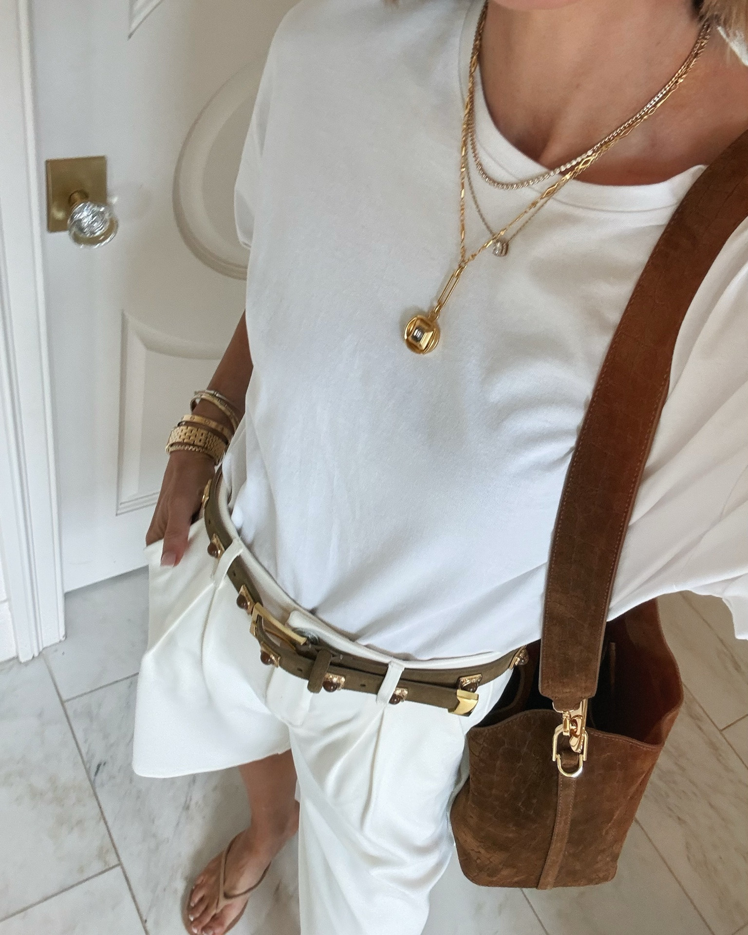 What I wore over the weekend. 

I'm wearing size 2 in shorts
Small in t-shirt