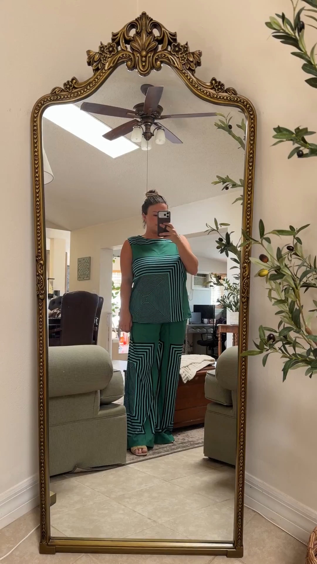 Starting to think of things to pack for my cruise and I’m loving this set!!! Love the modern geometric pattern and always love a green. What do you think!? Does it scream Vacation? Or does it give more office vibes? Lmk

#LTKootd #LTKmomlife #LTKMidsize