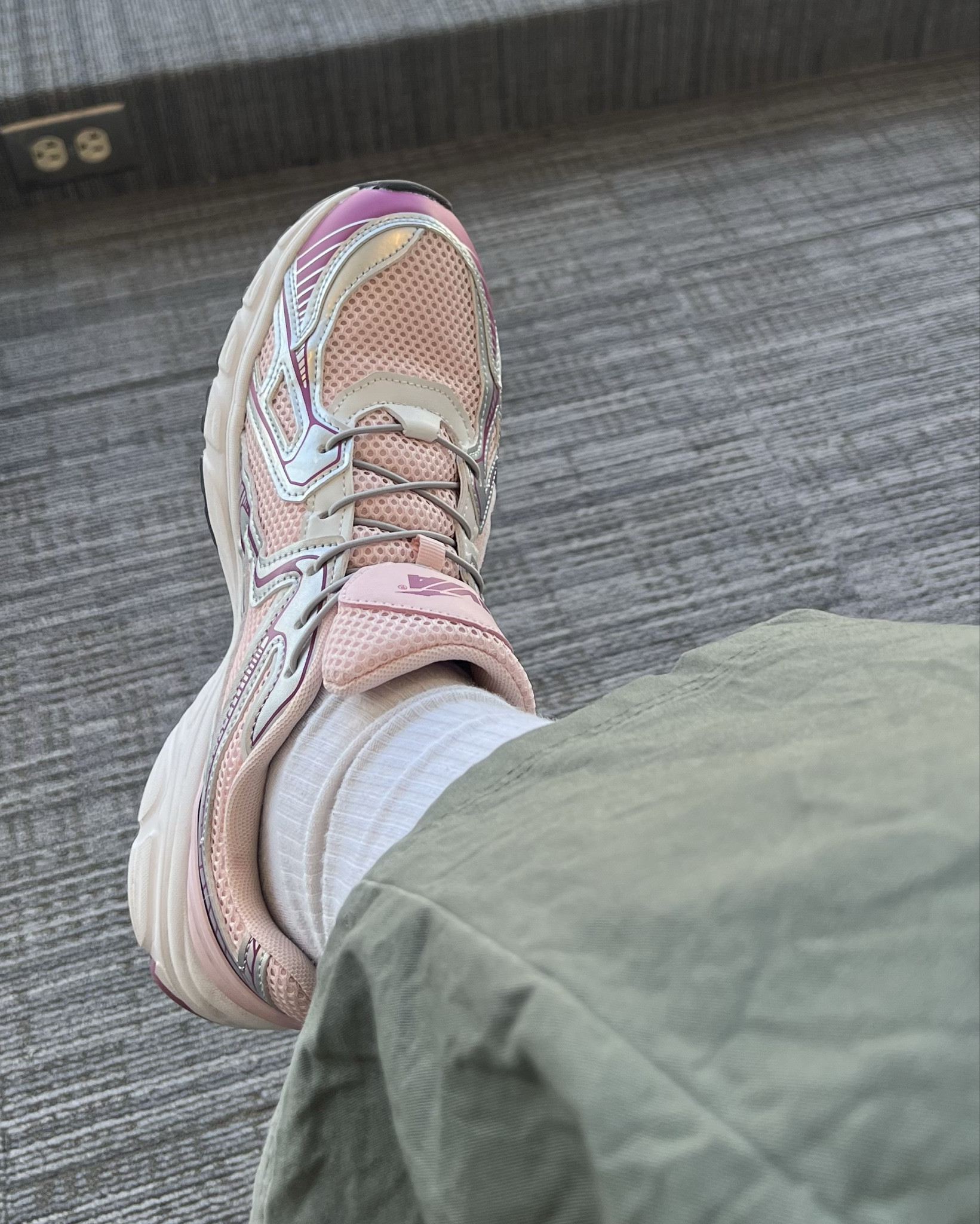 I broke my toe and these are the only shoes I’ve been wearing— SO COMFORTABLE and they’re SLIP ON 

#LTKTravel #LTKFindsUnder50 #LTKStyleTip