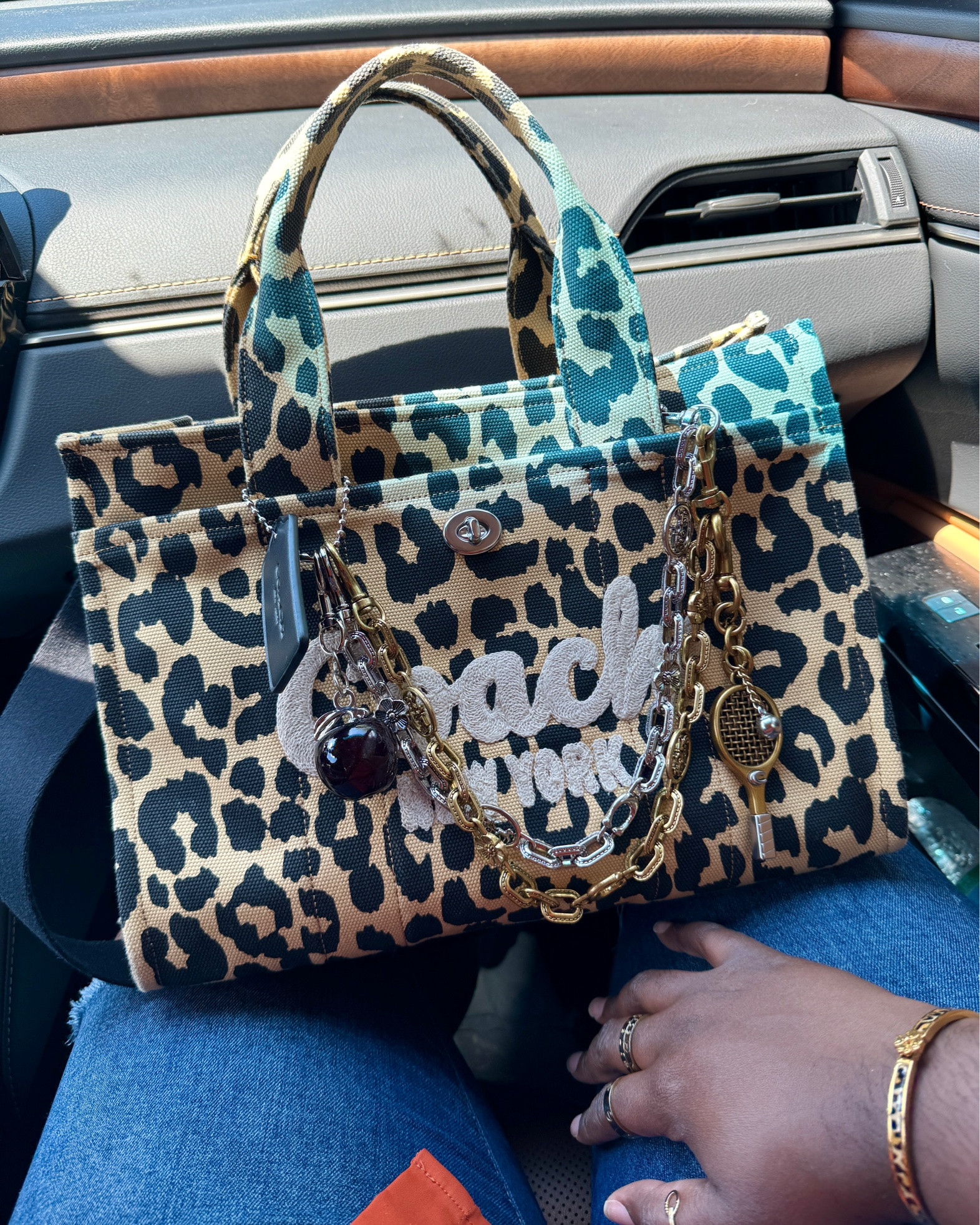 Coach cargo tote bag #coachtote #totebag #leopardprint #coachcargotote