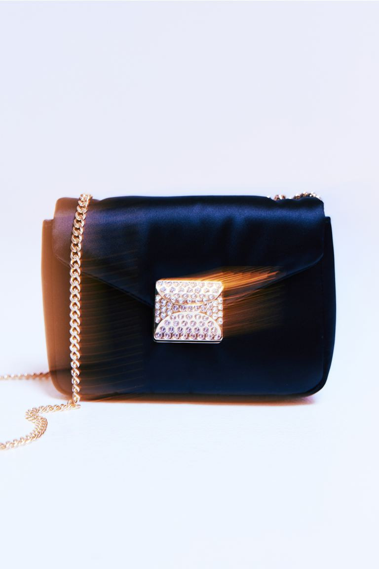 Satin shoulder bag | H&M (UK, MY, IN, SG, PH, TW, HK)