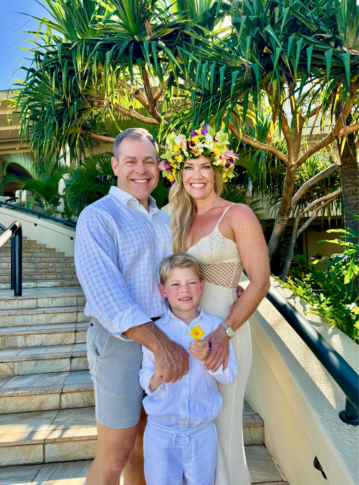 Hawaii, Hawaii family photo outfits, cream Hawaiian dress