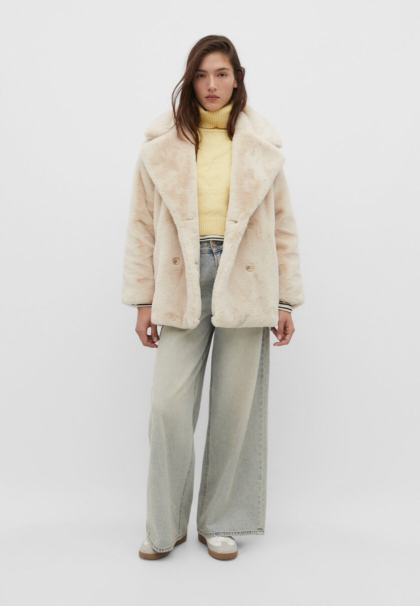 Manteau imitation fourrure - Tout afficher femme | Stradivarius France | Stradivarius (FR)