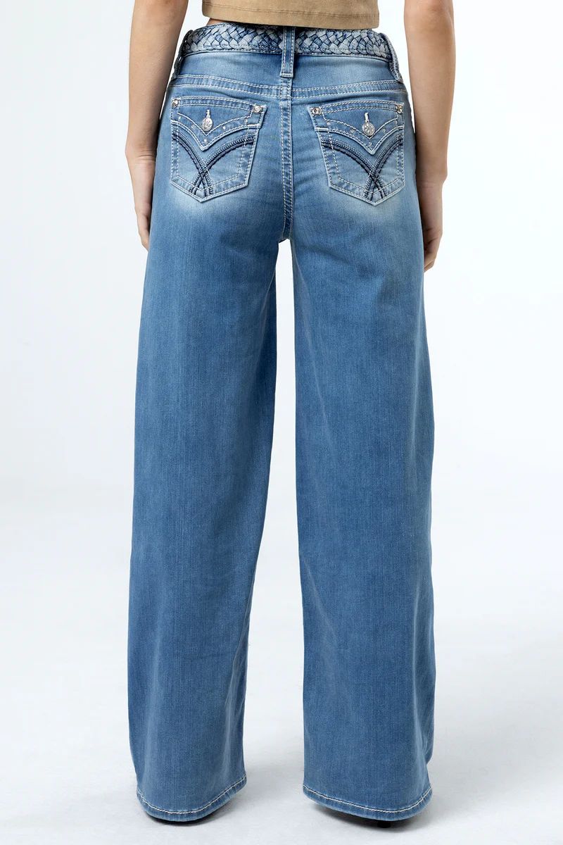 Jeans Outfits / Jeans And A Nice Top / Miss Me Jeans / Casual Outfits / Casual Spring Outfits | Miss Me