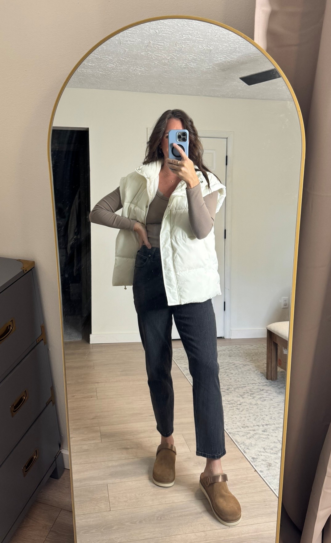 The perfect look for less oversized vest 
5’8 M
#vestoutfit #falloutfit #casualfalloutfit

#LTKFindsUnder50 #LTKSeasonal