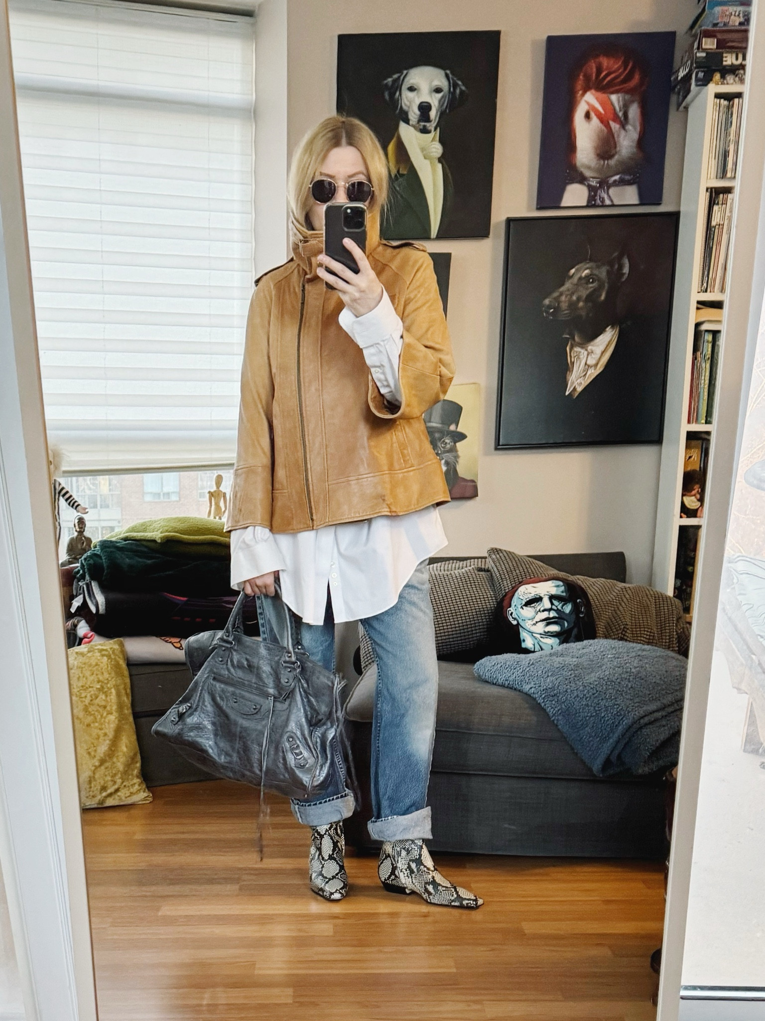My youngest is 14 today 😭 

Everything is secondhand/vintage except the boots and sunglasses. 

 •
#falloutfit #balenciaga #secondhandstyle #torontostylist #StyleOver40  #secondhandFind #fashionstylist #slowfashion #FashionOver40  #vintagestyle #genX #genXStyle #shopSecondhand #genXInfluencer #genXblogger #secondhandDesigner #Over40Style #40PlusStyle 




#LTKShoeCrush #LTKStyleTip #LTKOver40