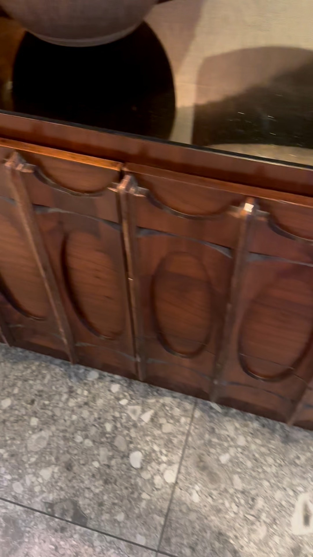 A chic wood sideboard, flanked by two oversized table lamps — bold in scale, perfectly balanced in symmetry. I love when the entry makes a confident first impression. #Sideboard
#TableLamp
#Entryway
#EntrywayStyle
#ConsoleTable
#LayeredLighting
#HomeStyling
#ElevatedInteriors
#DesignDetails
#LTKHome



#LTKHome