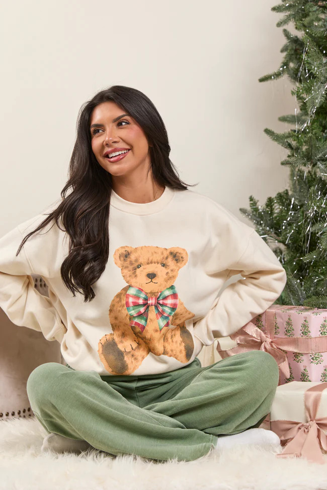 Christmas Vintage Teddy Bear Cream Graphic Sweatshirt | Pink Lily