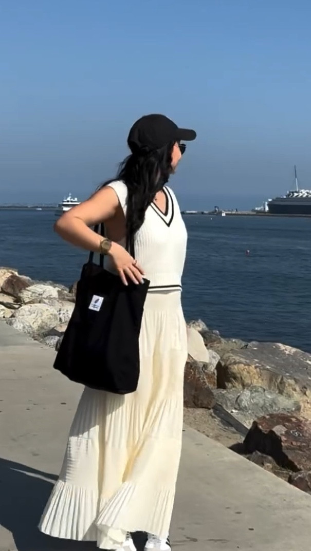 Wearing medium for denim vest, and a size small for everything else



#ltkpetite

#LTKFindsUnder50 #LTKStyleTip